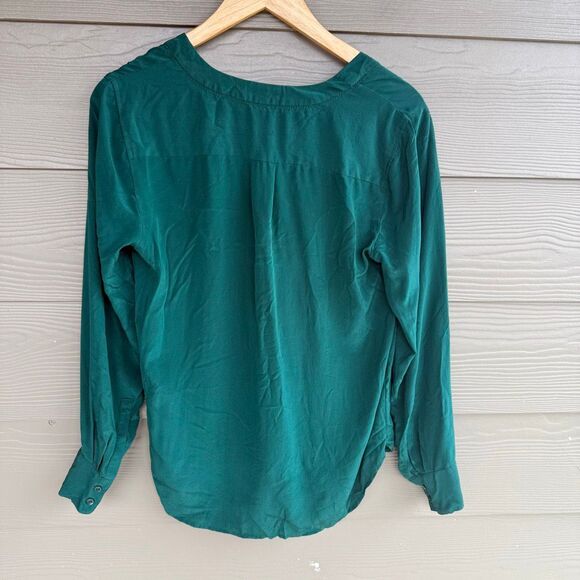 J Crew 100% silk emerald green blouse - Picture 6 of 6